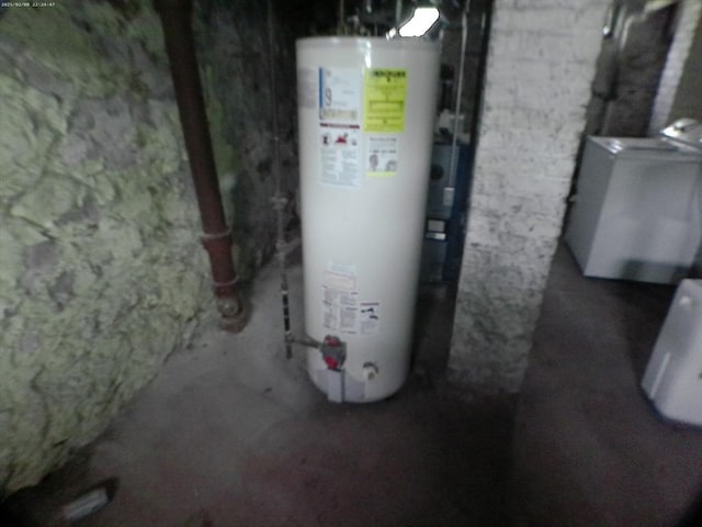 39 King St, Holyoke, MA 01040 - utility room with gas water heater