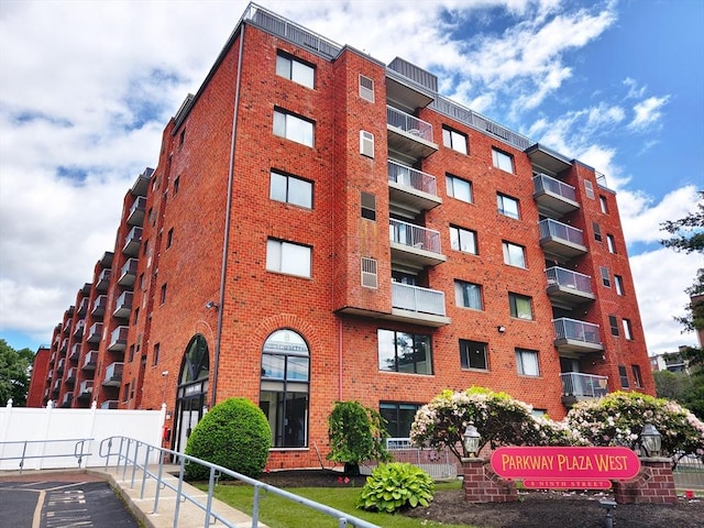 8 9th St Unit 406, Medford, MA 02155 - view of apartment building / complex