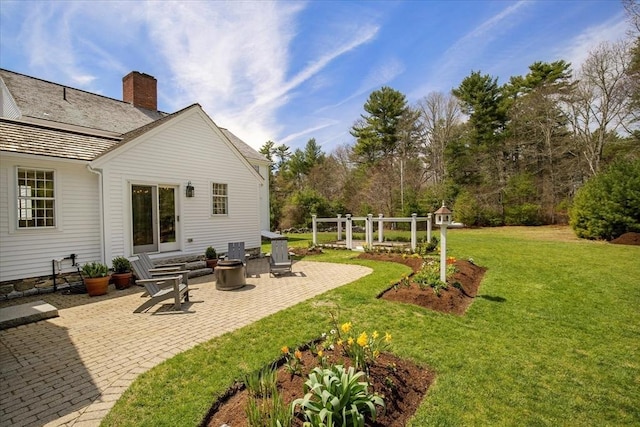 view of yard featuring a patio