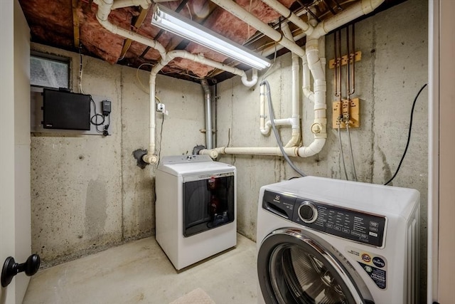 5 Betsy Ln Unit 5, Chelmsford, MA 01824 - laundry area featuring independent washer and dryer