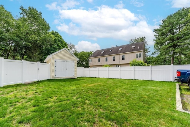 5 Betsy Ln Unit 5, Chelmsford, MA 01824 - fenced backyard featuring a shed