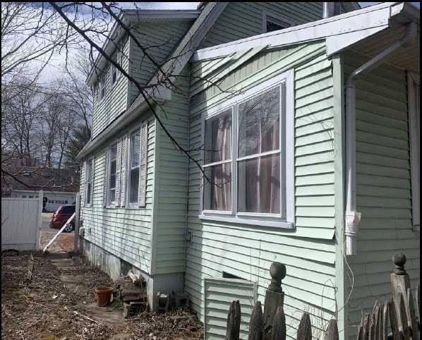 view of home's exterior