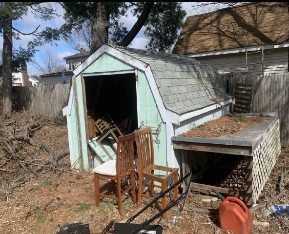 view of outbuilding