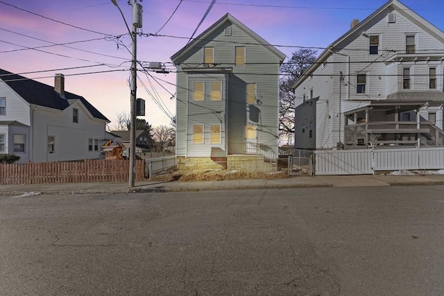 view of front of property with a fenced front yard