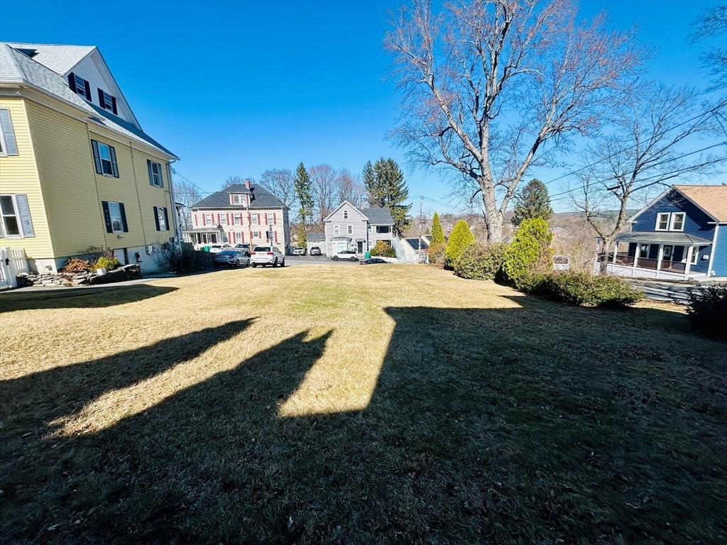 5 Richman St, Clinton, MA 01510