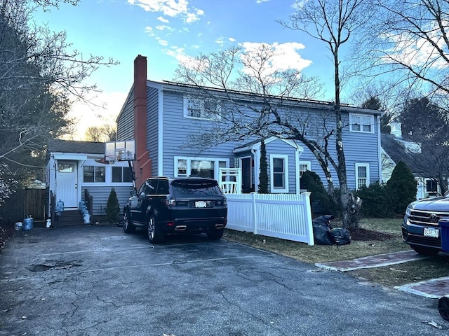 view of front of property