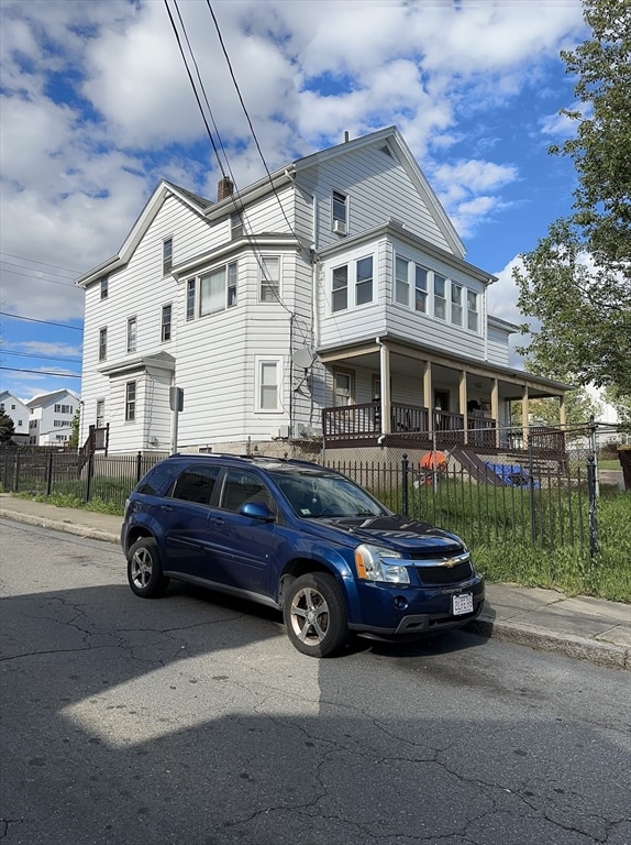 view of front of home featuring covered porch