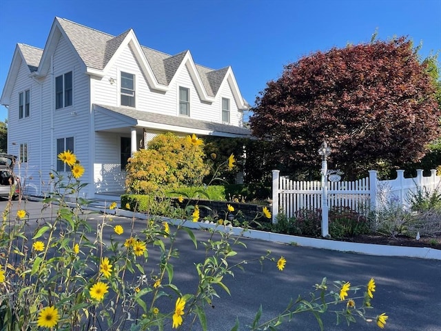 view of front of house