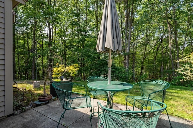 706 Ridgefield Cir Unit A, Clinton, MA 01510 - view of patio / terrace featuring outdoor dining space