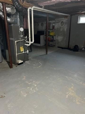 basement with washer / clothes dryer