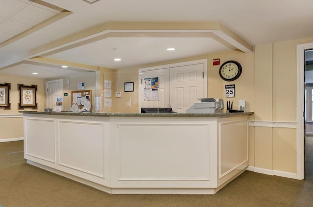 110 Dillingham Ave Unit 212, Falmouth, MA 02540 - reception featuring recessed lighting and wet bar