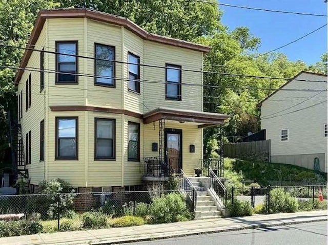 view of front of home featuring covered porch