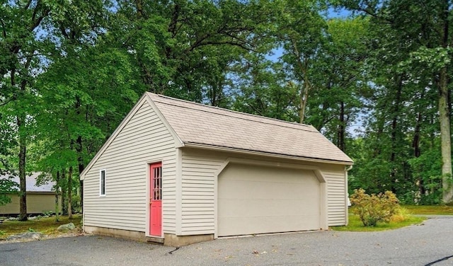 view of detached garage