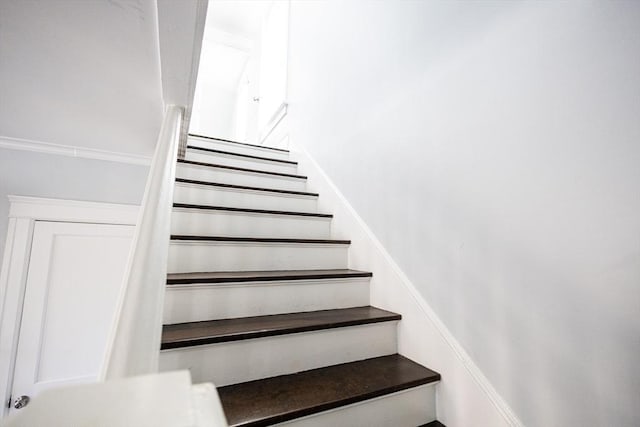 14 Fales St, Worcester, MA 01606 - view of staircase