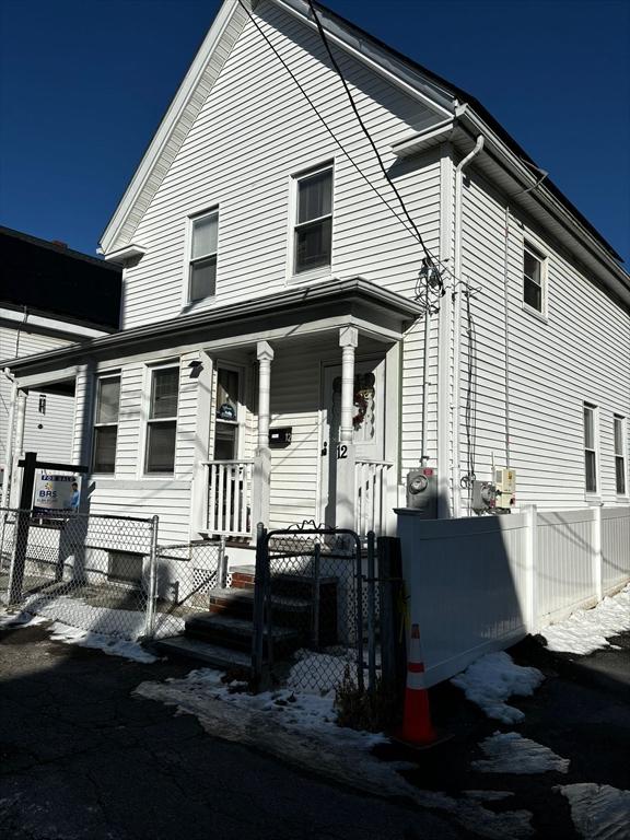 view of front of home