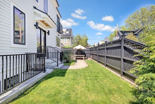 7 Newman St, Cambridge, MA 02140 - view of yard