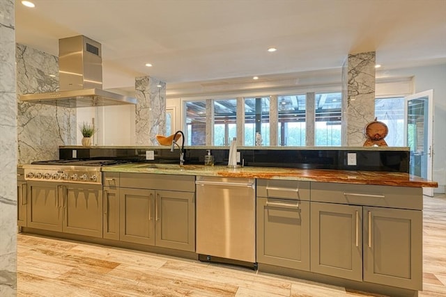 290 Massapoag Rd, Tyngsborough, MA 01879 - kitchen with stainless steel appliances, island range hood, gray cabinets, a sink, and recessed lighting