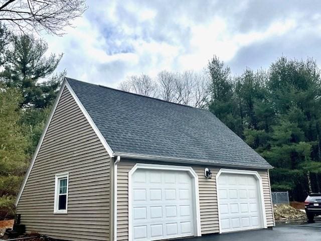 view of detached garage