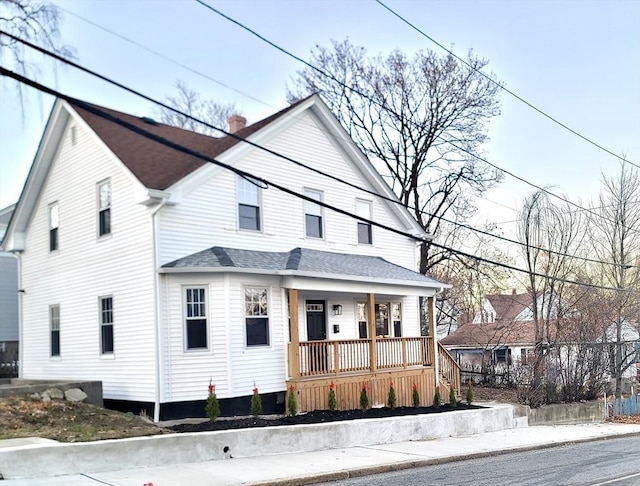 view of front of home featuring a porch