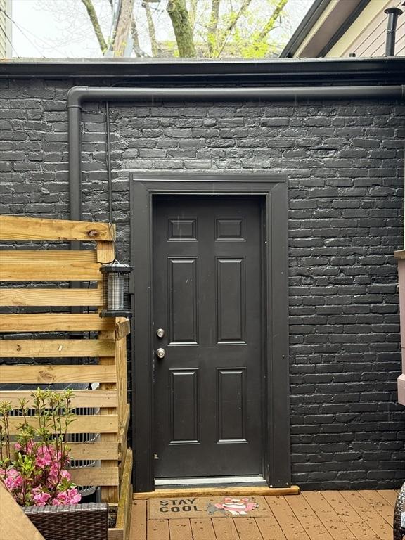 30 Howard St, Cambridge, MA 02139 - view of property entrance