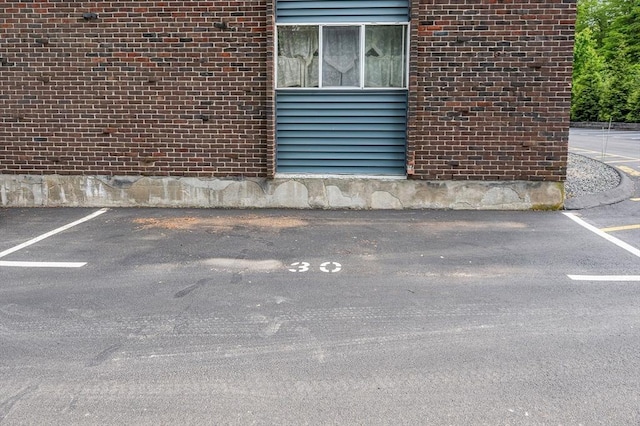 10 Woodcrest Ct Unit 6, Weymouth, MA 02190 - view of uncovered parking lot
