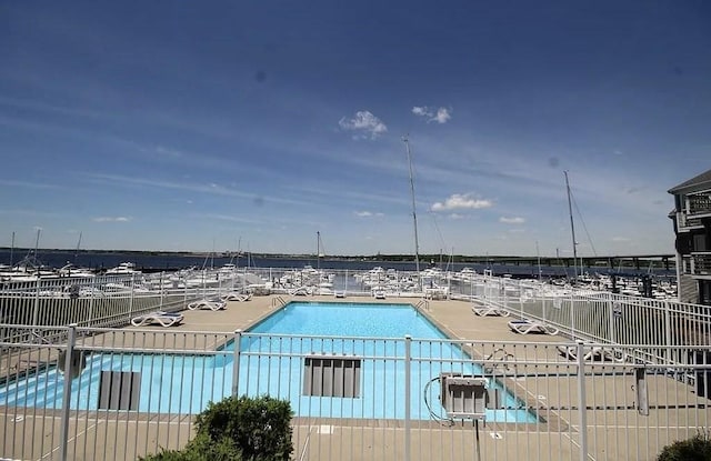 view of swimming pool