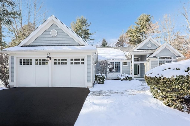 view of front facade featuring a garage