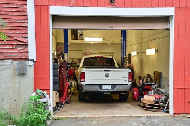 217 Asbury St, Hamilton, MA 01982 - garage featuring driveway