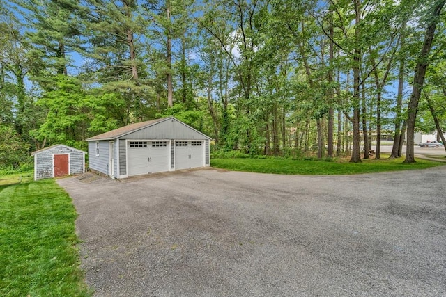 26 Beacon St, Amesbury, MA 01913 - view of detached garage