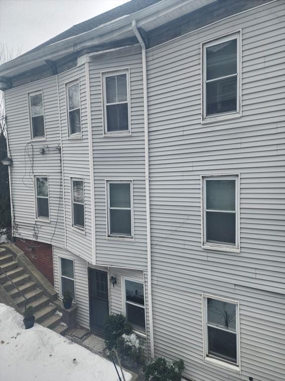 81 Bellevue Ave, Haverhill, MA 01832 - view of side of home
