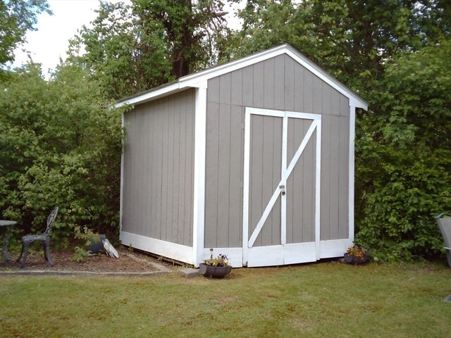625 Middleboro Ave, Taunton, MA 02718 - view of shed