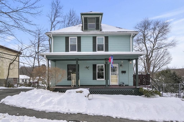 view of front of property featuring a porch