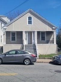 view of front of property featuring a porch