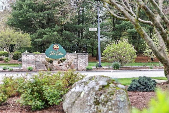 102 Pinehurst Dr Unit 102, East Longmeadow, MA 01028 - view of community / neighborhood sign