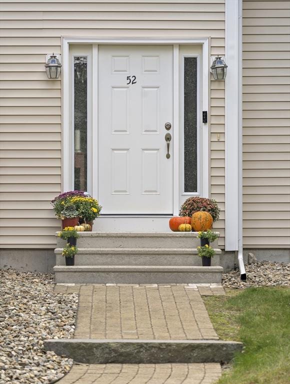 view of exterior entry