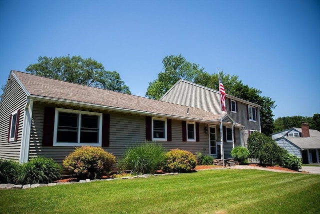 3 Arrowhead Ave, Auburn, MA 01501 - view of front of property with a front yard