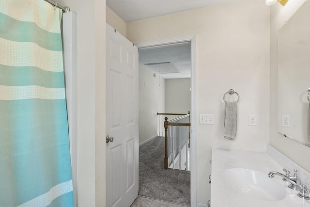 full bath featuring a shower with curtain and vanity