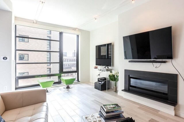 580 Washington St Unit 1214, Boston, MA 02111
