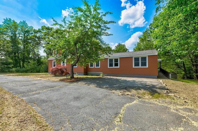 235 Groton Rd, Chelmsford, MA 01863 - view of front of home