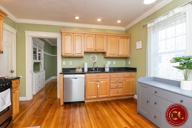 kitchen with light wood-style flooring, range with gas cooktop, ornamental molding, a sink, and dishwasher