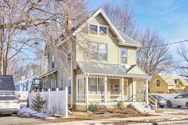 view of front of property featuring a porch