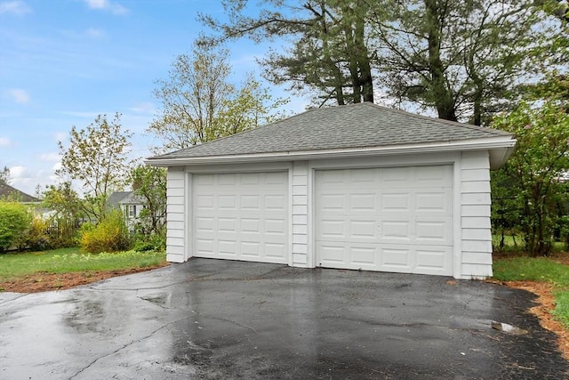 view of detached garage