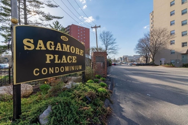 view of community / neighborhood sign