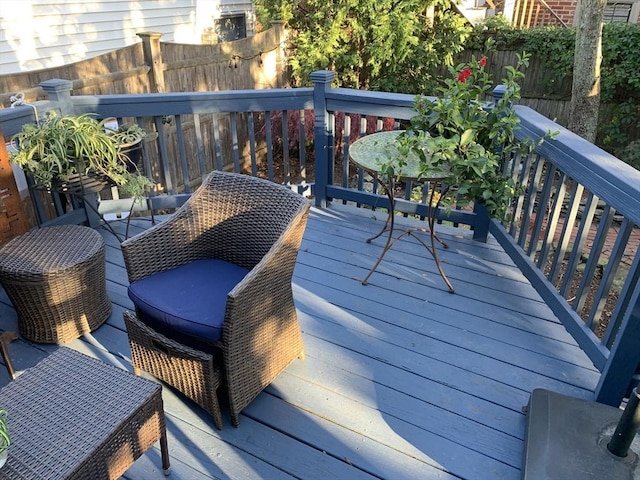 deck with fence