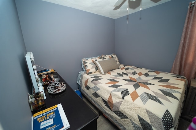 bedroom featuring ceiling fan