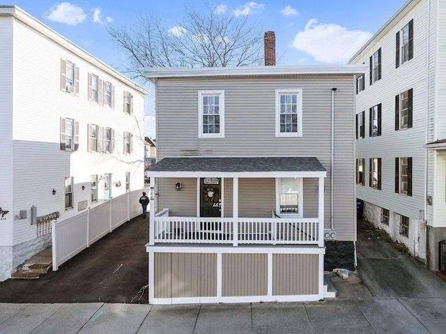 view of front of home featuring a porch