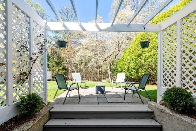 sunroom / solarium featuring a skylight