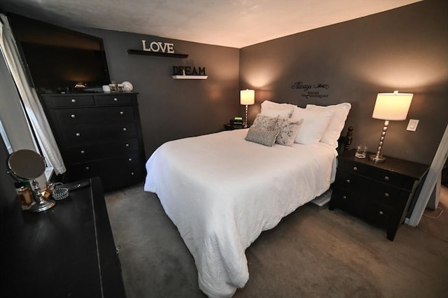 bedroom featuring carpet floors