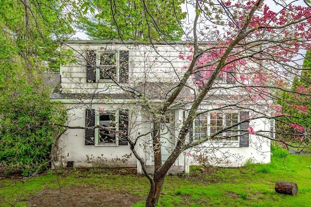 8 N Longyard Rd, Southwick, MA 01077 - view of property exterior with a yard