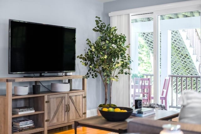 606 W Falmouth Hwy Unit 7, Falmouth, MA 02540 - living area with wood finished floors